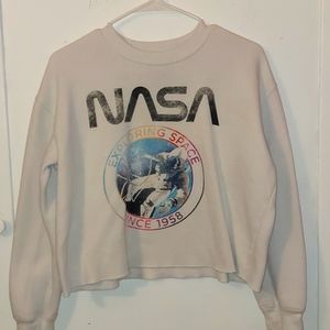 Cropped NASA sweatshirt